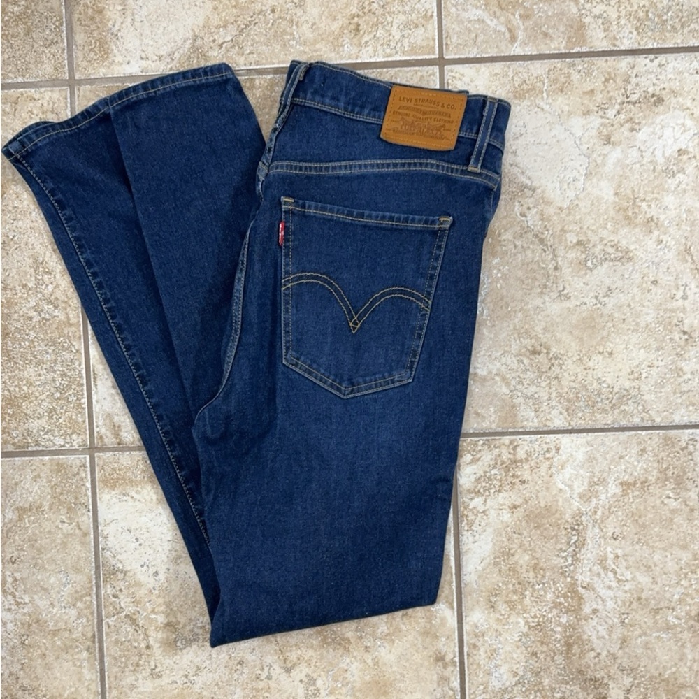 Levi’s - Picture 2 of 2
